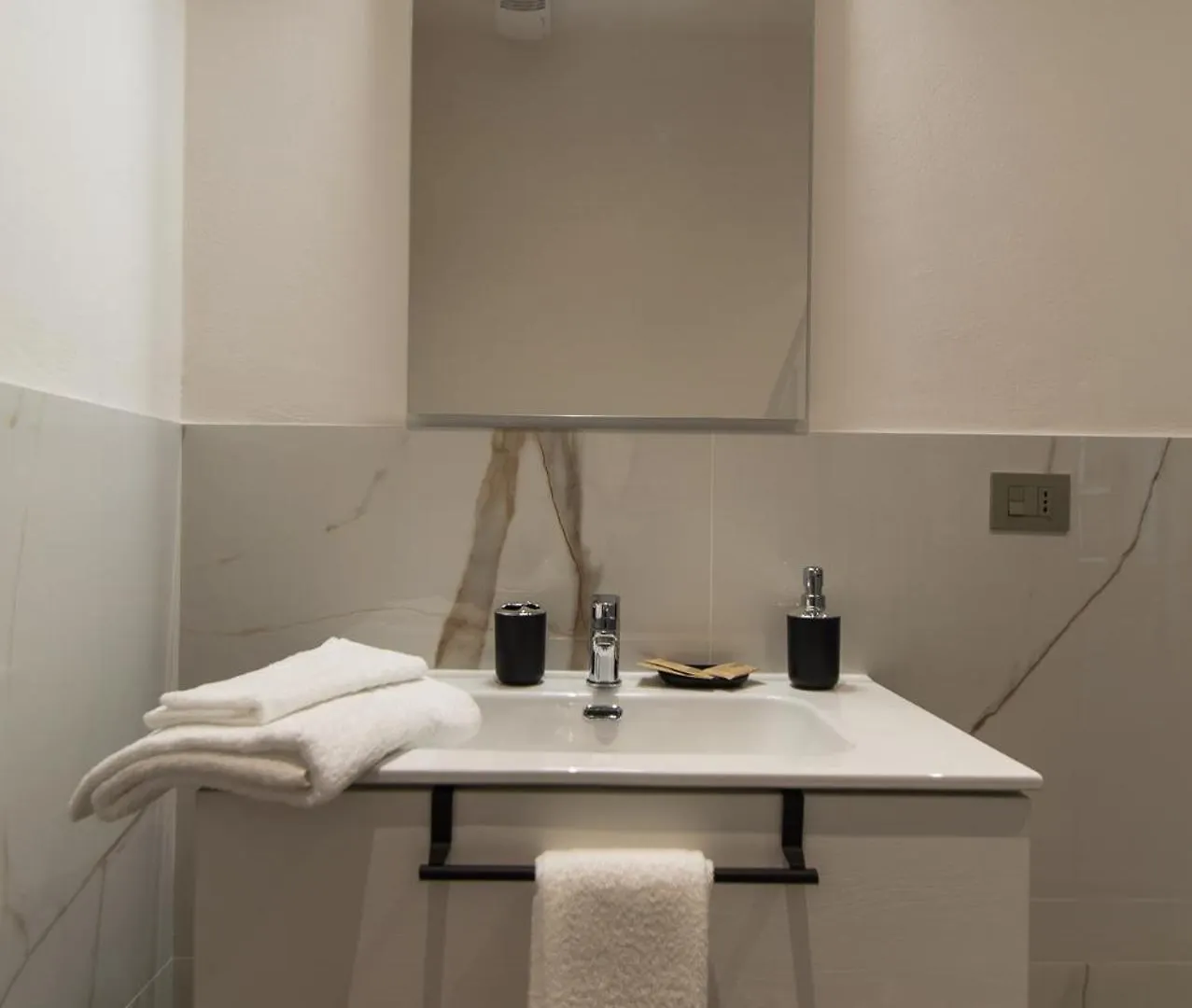 פירנצה Loggia 27 Three-Room Apartment